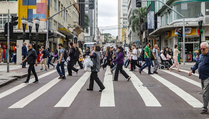  População do Paraná deve ultrapassar 12 milhões de habitantes até 2027, aponta IBGE